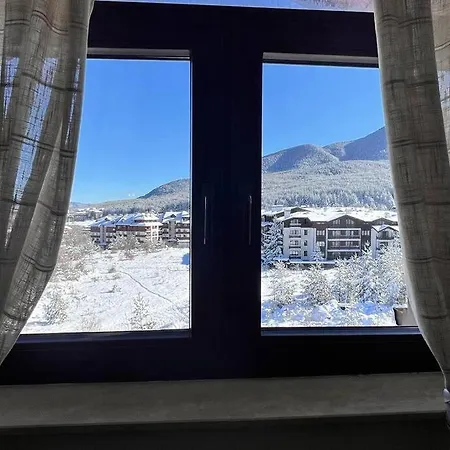 Cozy 1 Bedroom Next To The Gondola アパート *