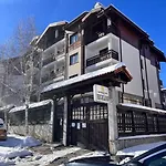 Cozy 1 Bedroom Next To The Gondola Апартаменты