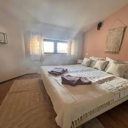 Cozy 1 Bedroom Next To The Gondola Апартаменты Банско