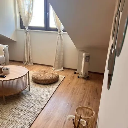 Cozy 1 Bedroom Next To The Gondola Apartmán